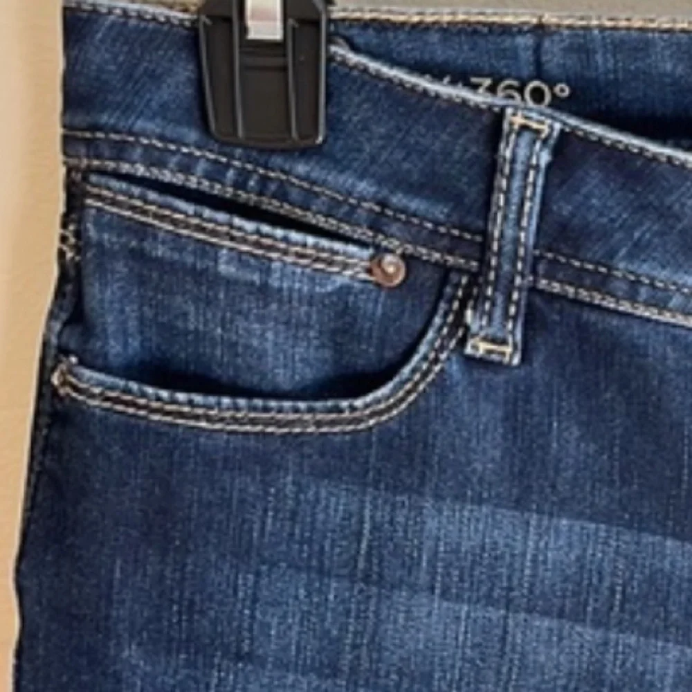 DL1961 Grace High Rise Straight Jeans New Condition - Picture 6 of 15